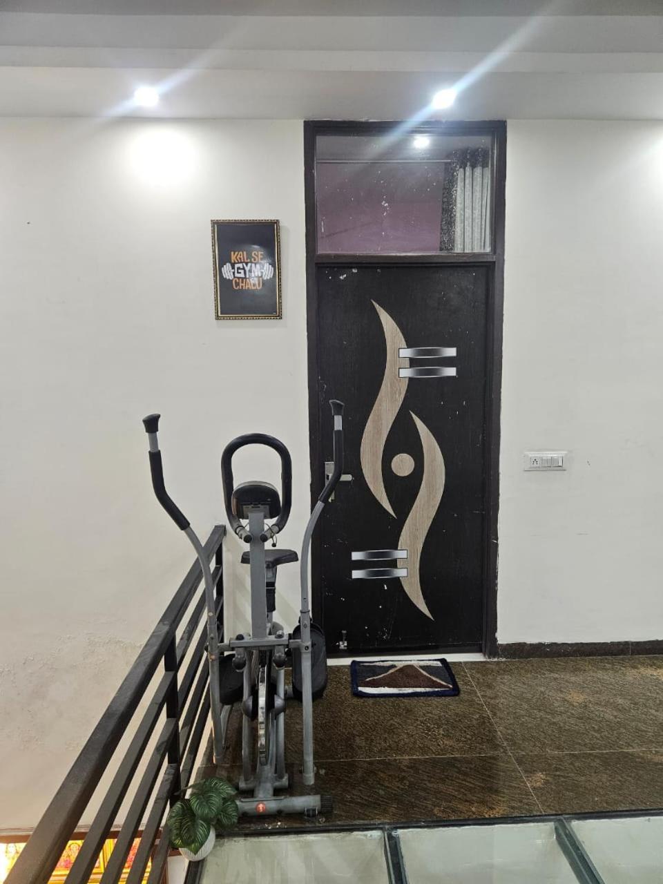 Bed and Breakfast Ashirwaad 249 Большая Нойда Экстерьер фото